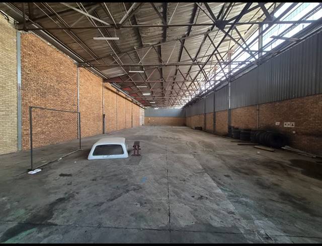 750M² WAREHOUSE TO LET IN WADEVILLE